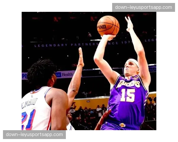 里夫斯场均25+5+5且命中率50% 湖人进攻端真实正负值领跑